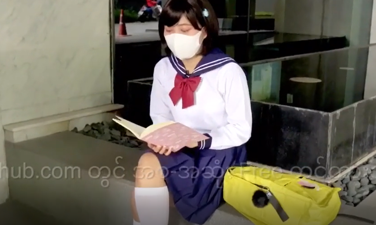 ဂျပန်မှာကျောင်းတက်နေတဲ့ မီယမ်မာကျောင်းသူလေး ညာခေါ်ပြီး အိမ်သာထဲမှာ အီကြာကွေး ဖောငိးဒိုင်း ကျွေးတဲ့ အလန်းလေး…..